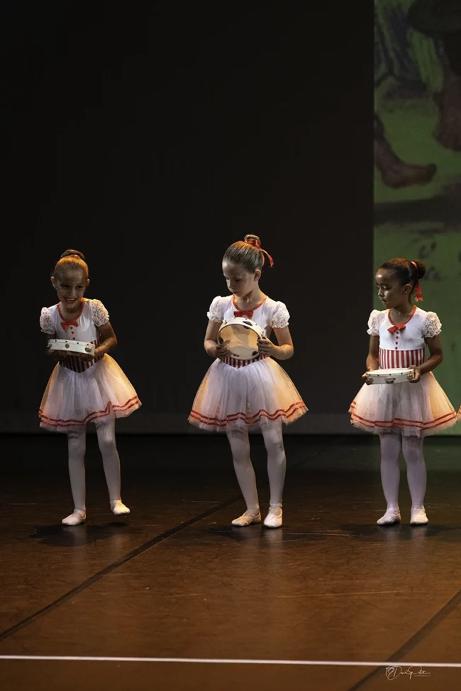 Jeunes danseuses lors du gala de danse