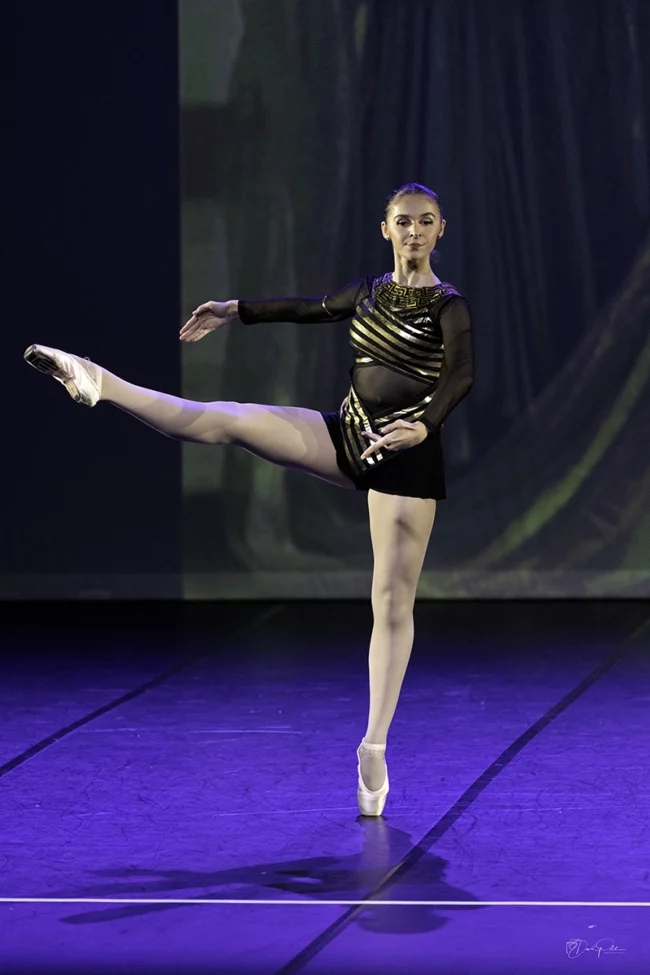 Lucille Polet dans le role de Cleopatre pendant le gala de master class danse