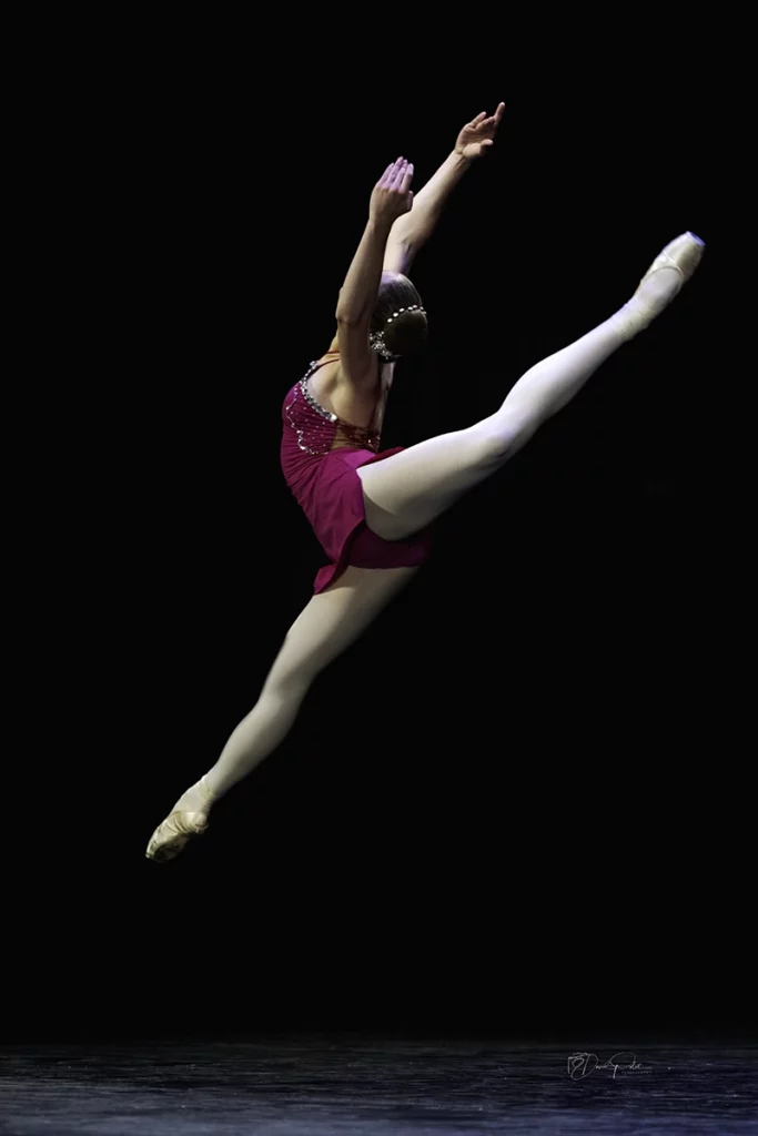 Photographe danse à Villeneuve-Loubet et Nice, capturant l'élégance des danseurs en mouvement et la magie de la scène.
