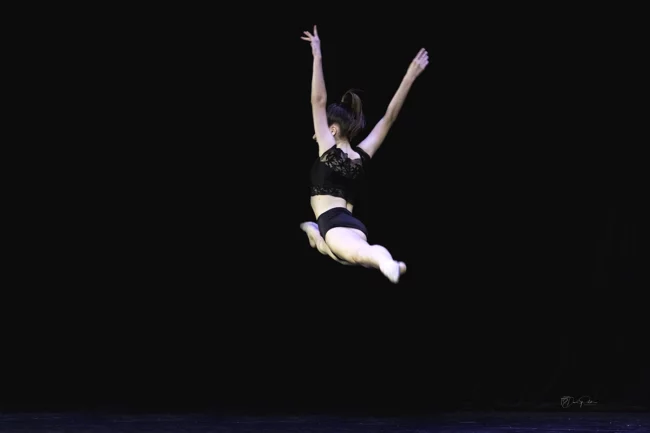 lucille polet époustouflante en variation libre modern jazz niveau 4