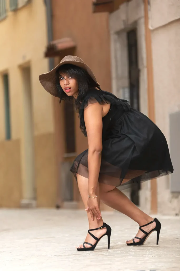 portrait femme shooting photo Villeneuve-Loubet vieux village