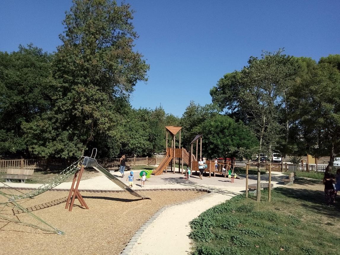 Séance photo en extérieur à Villeneuve-Loubet au Parc de Vaugrenier