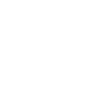 Logo blanc de photographe professionnel, identité visuelle minimaliste pour studio photo et communication visuelle.